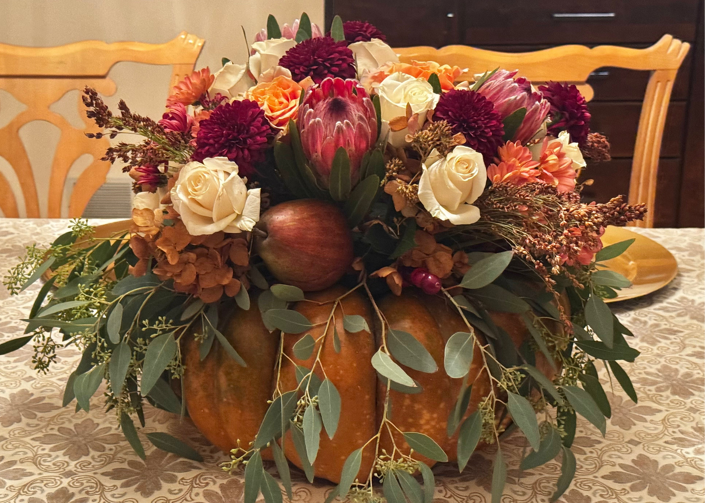 A Gathering of Autumn Beauty: Thanksgiving Centerpiece Workshop